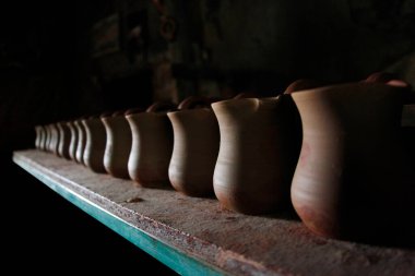  Geleneksel kil tencere yapımı. El yapımı eşyalar. Çömlek atölyesi.