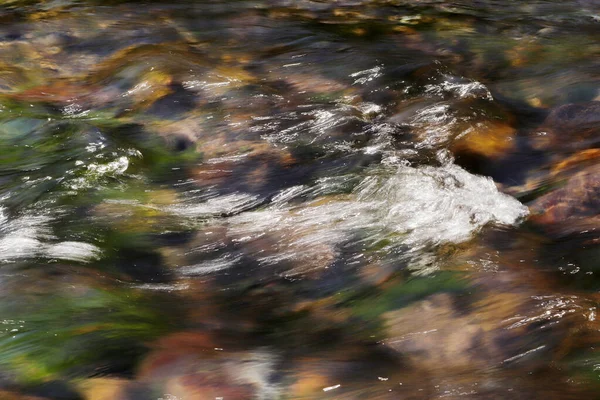 Чистая Родниковая Вода Реке — стоковое фото