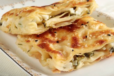  Peynirli ve ıspanaklı turta. Su Boregi.