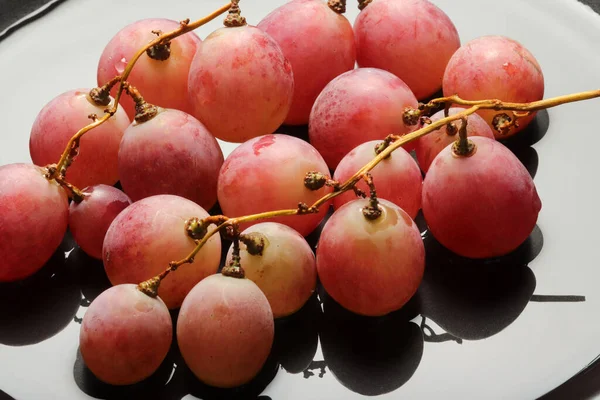 Fresh Grapes Plate — Stock Photo, Image