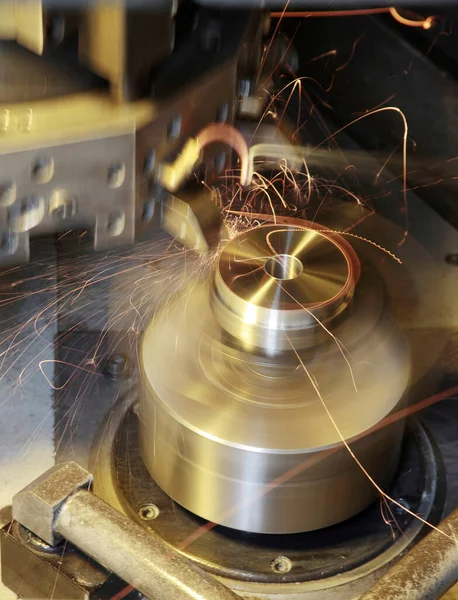 Corte Metal Torno Cnc Alta Tecnologia — Fotografia de Stock