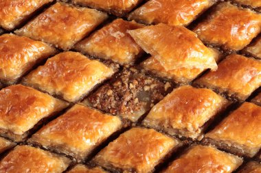 Geleneksel Türk tatlıları Baklava. Cevizli ve fıstıklı.