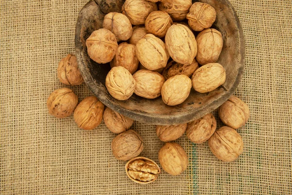 Fresh Organic Walnuts Plate — Stock Photo, Image