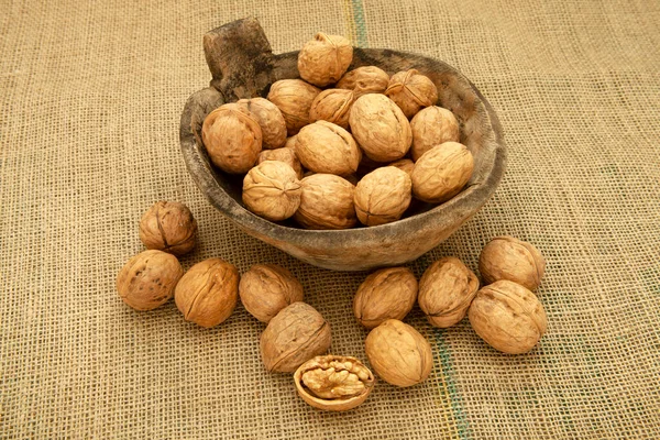 Fresh Organic Walnuts Plate — Stock Photo, Image