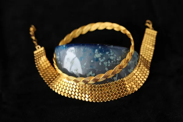 Azul Ágata Pedra Pulseiras Ouro — Fotografia de Stock