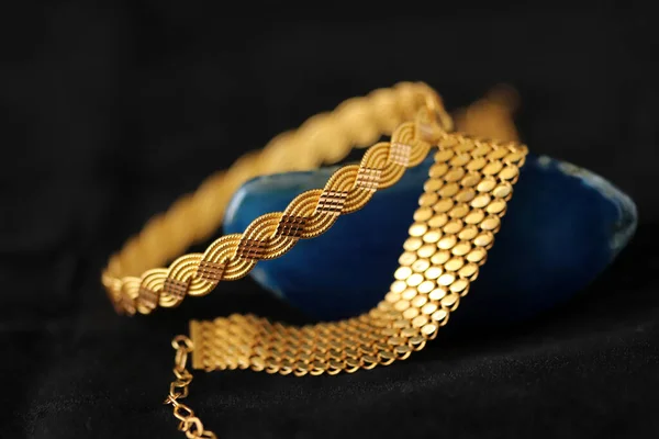 Голубой Агат Золотые Браслеты — стоковое фото