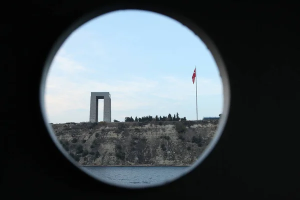 Canakkale Martyrs Monument Window Ship — ストック写真