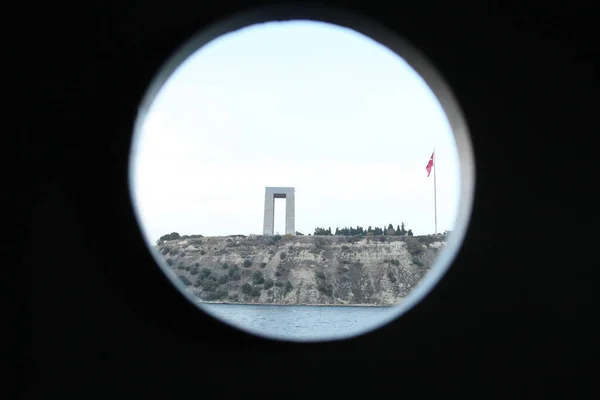 Canakkale Martyrs Monument Window Ship — ストック写真