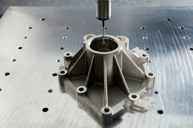 CMM ölçümü. Kalite kontrol ölçüm sondası.