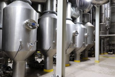 Süt ürünleri fabrikasının içinde. Gıda işleme tesisi.