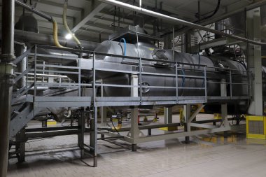 Süt ürünleri fabrikasının içinde. Gıda işleme tesisi.