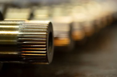 Yeni üretilen krank millerinde koruyucu yağ