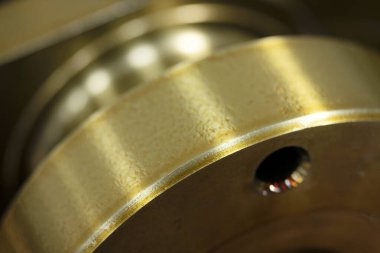 Yeni üretilen krank millerinde koruyucu yağ