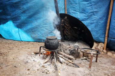çaydanlığı ateşe