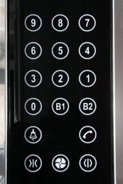 Asansör düğmesine basın