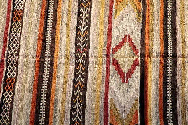Ručně vyráběné, starožitný turecký koberec — Stock fotografie