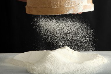 Hamur işi ve ekmek un elemek