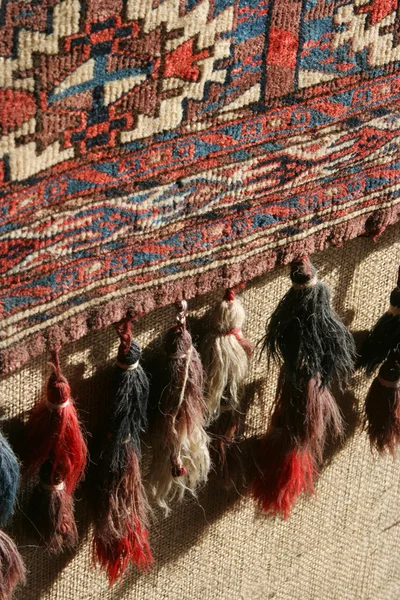 Alfombras turcas hechas a mano en la pared —  Fotos de Stock