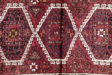 Antik el yapımı yün halı