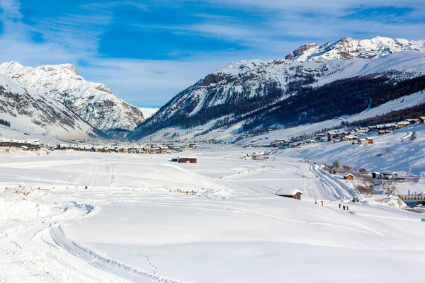 Piękny Zimowy Krajobraz Gór Dolomitów Północno Wschodnich Włoszech Alpejskie Miasto — Zdjęcie stockowe