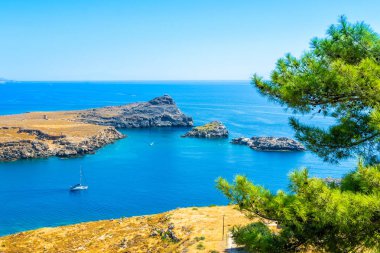 Yunanistan 'ın Rodos adasındaki Lindos Körfezi' nin güzel Akdeniz manzarası