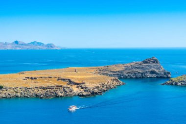 Yunanistan 'ın Rodos adasındaki Lindos Körfezi' nin güzel Akdeniz manzarası