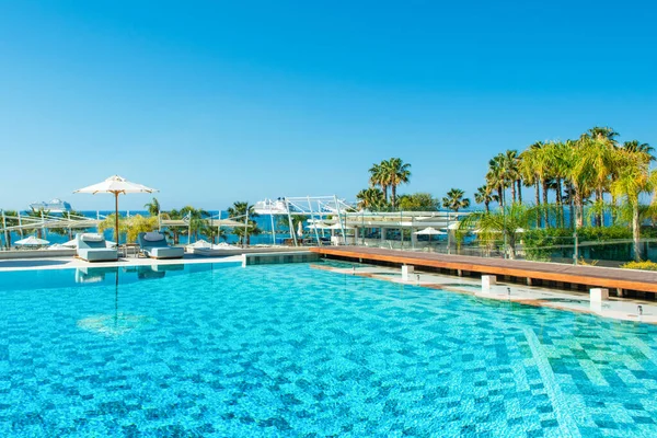 Limassol Chipre Mayo 2021 Zona Piscina Hotel Moderno Lujo Costa —  Fotos de Stock