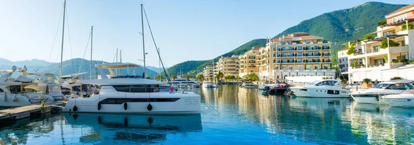 Tivat Montenegro Junio 2021 Vista Panorámica Atardecer Del Puerto Deportivo — Foto de Stock