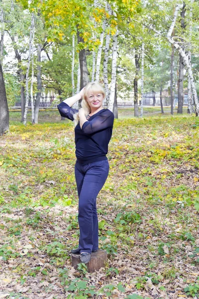 Blond woman in autumn — Stock Photo, Image