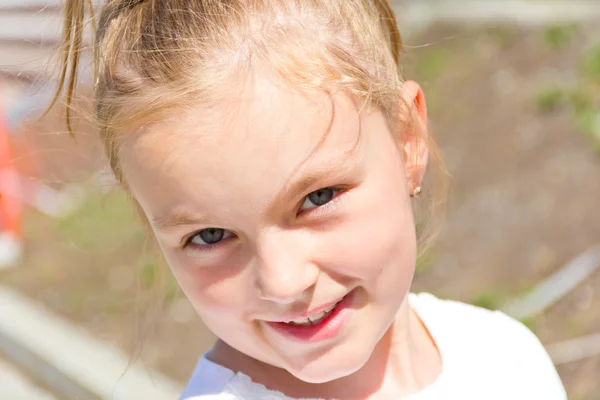 Cute girl — Stock Photo, Image