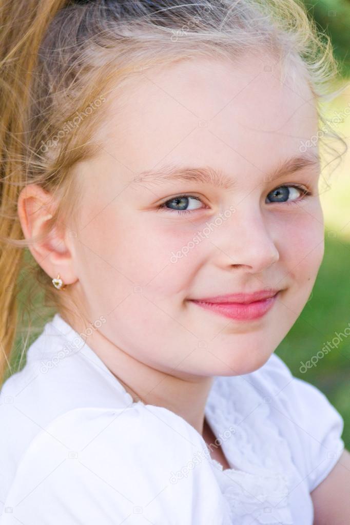 Mädchen mit blonden haaren