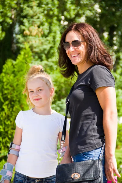 Mother and daughter in summer — Stock Photo, Image