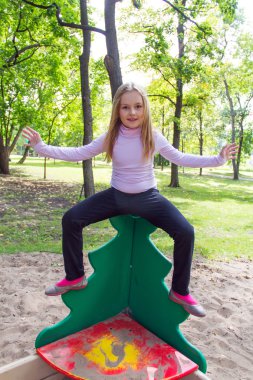 sevimli gülümseyen kız