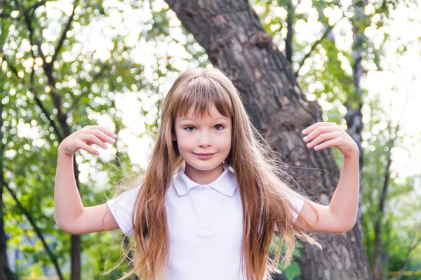 Menina bonito — Fotografia de Stock