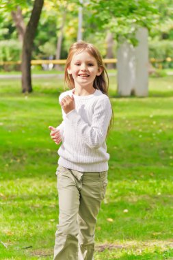 Sevimli çalışan kız