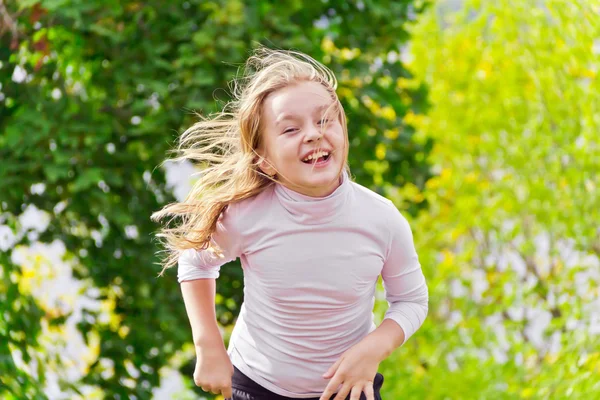 Cute running girl — Stock Photo, Image