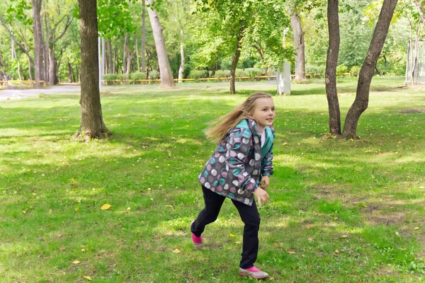 Cute running girl — Stock Photo, Image