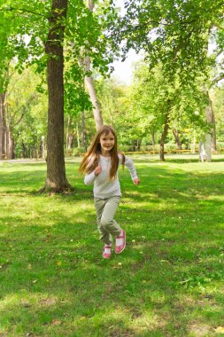 Sevimli çalışan kız