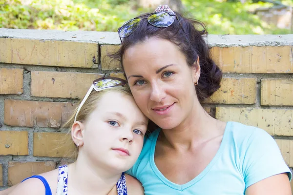 Portrait mother and daughter — Stock Photo, Image