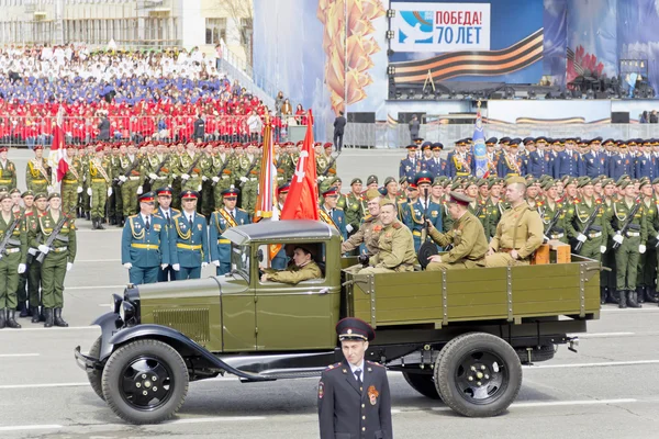 Transporte militar russo no desfile no Dia da Vitória anual — Fotografia de Stock