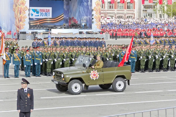 Transporte militar russo no desfile no Dia da Vitória anual — Fotografia de Stock