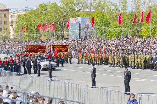 Ruský slavnostní zahájení vojenské přehlídce na každoroční Victor — Stock fotografie