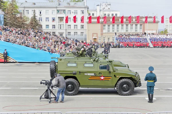 Transporte militar russo no desfile no Dia da Vitória anual — Fotografia de Stock