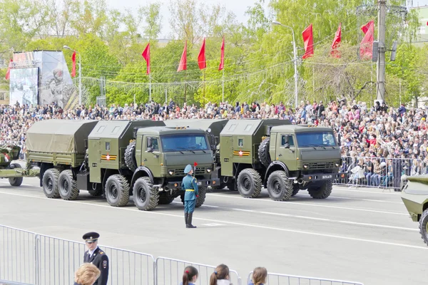 Transporte militar russo no desfile no Dia da Vitória anual — Fotografia de Stock