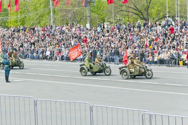 Російські військові мотоциклів на парад щорічний День перемоги — стокове фото