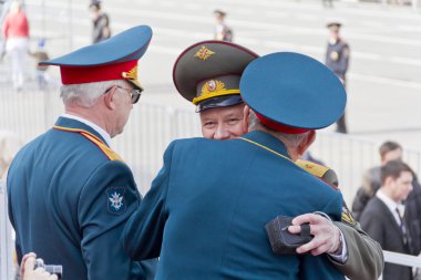 İki General eski arkadaşlar toplantı yıllık Vic kutlama üzerinde
