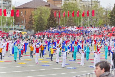 Yıllık zafer günü onuruna çocuk eğlence