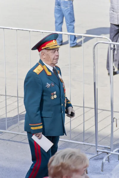 Général russe sur la célébration à la parade sur la Victoire annuelle D — Photo