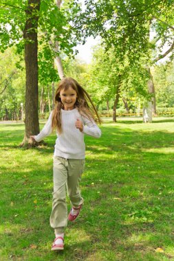 Sevimli çalışan kız