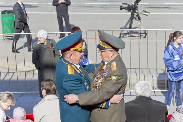 Meeting of two generals old friends on celebration on annual Vic — Stock Photo, Image